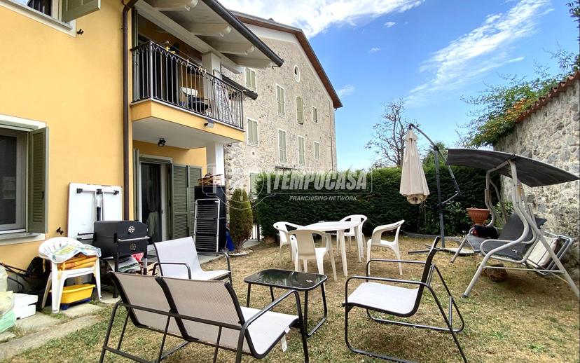 Casa indipendente in Via Avogadro, Vigliano Biellese