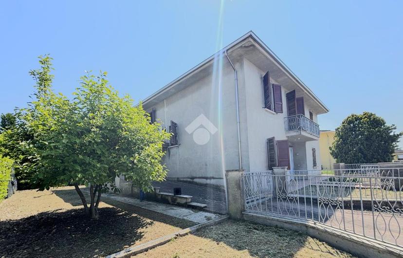 Villa in Via R. Morandi 15, Pegognaga — foto 3 di 5