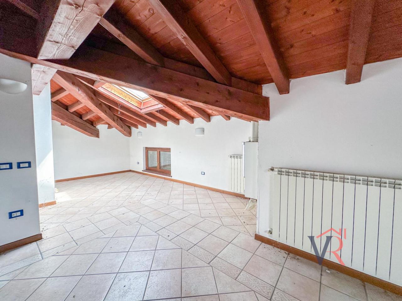 Bilocale in Via IV Novembre, Lograto