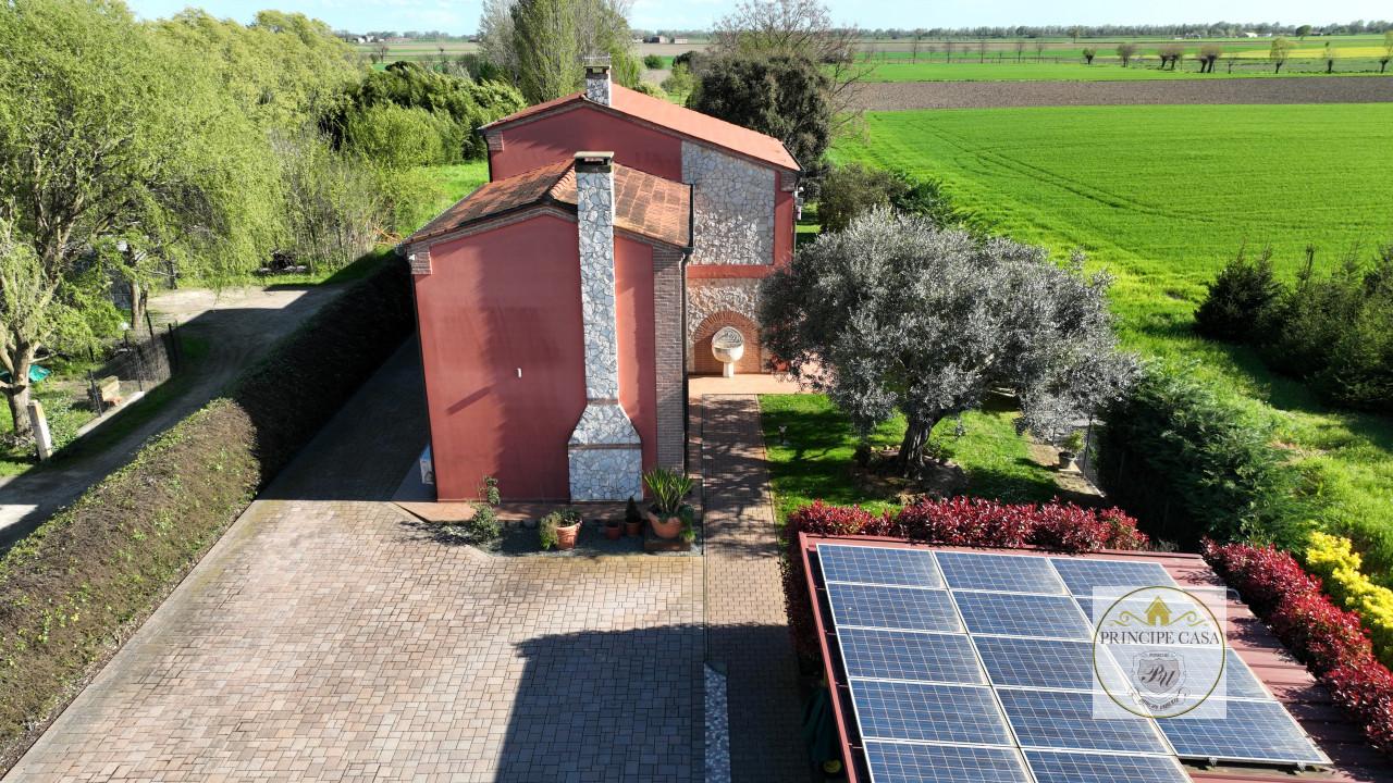 Casa indipendente, Villa Estense