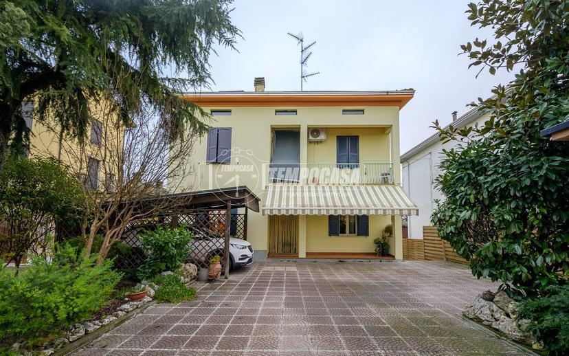 Villa in Strada Nuova 45, Fontevivo — foto 4 di 5