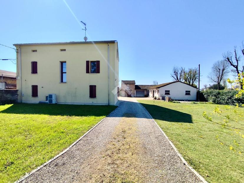 Villa in Via Guastalla 73, Reggiolo — foto 4 di 5