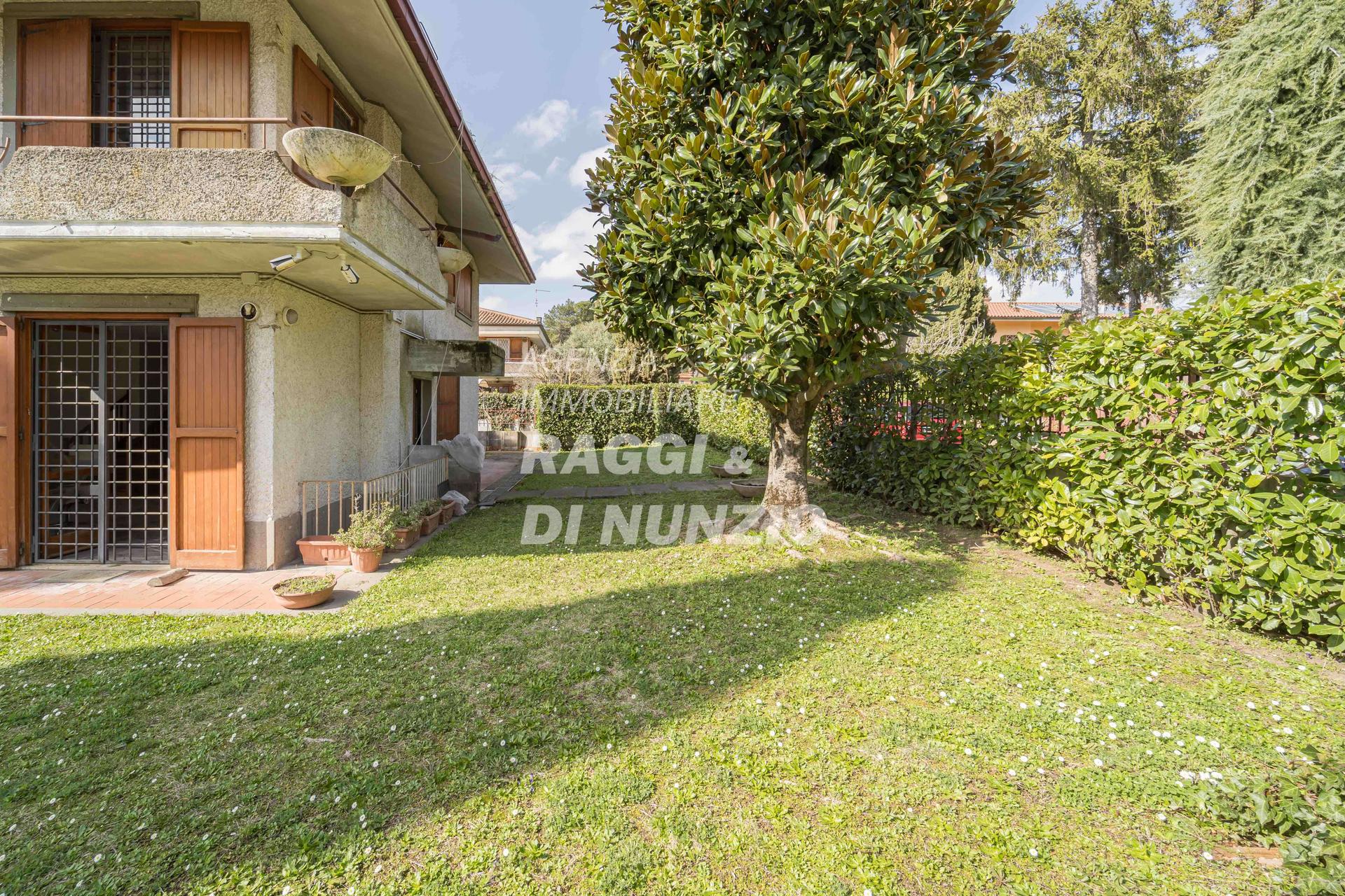 Villa bifamiliare in Via della Pedica 41, Grottaferrata