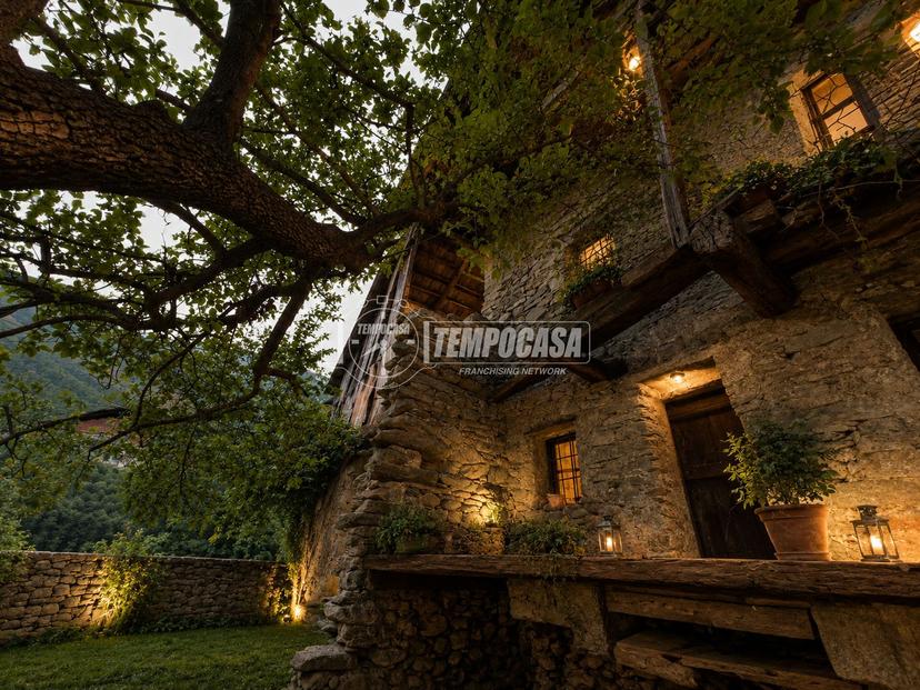 Rustico in Frazione Ville 1, Arnad — foto 2 di 5