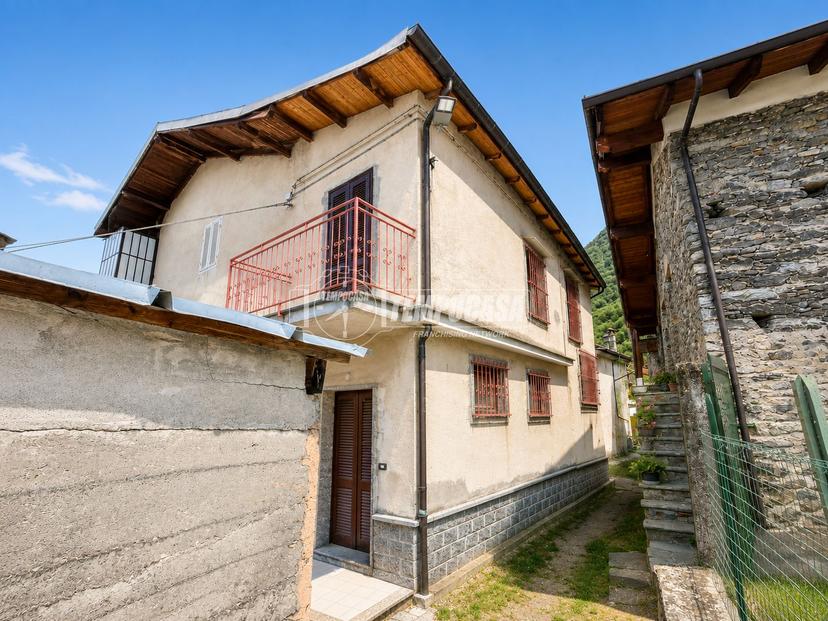 Casa indipendente in Via Pianrastello, Pont-Canavese — foto 2 di 5