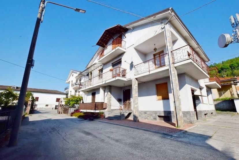 Trilocale in Via Santa Lucia 14, San Michele Mondovì — foto 2 di 5