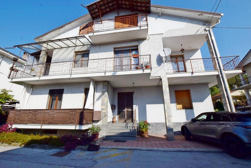 Trilocale in Via Santa Lucia 14, San Michele Mondovì — foto 3 di 5