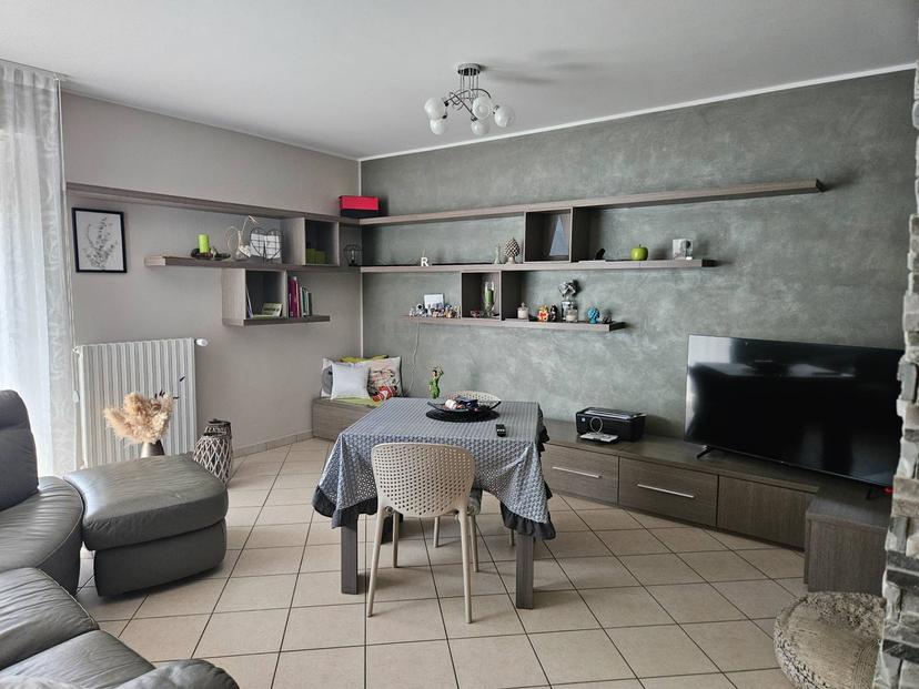 Villa in Via della Costituzione 275, Oleggio — foto 2 di 5