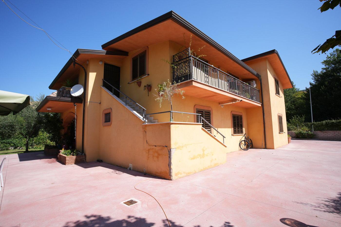 Villa bifamiliare in Via Molinello Snc, San Vittore del Lazio