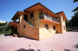 Villa bifamiliare in Via Molinello Snc, San Vittore del Lazio