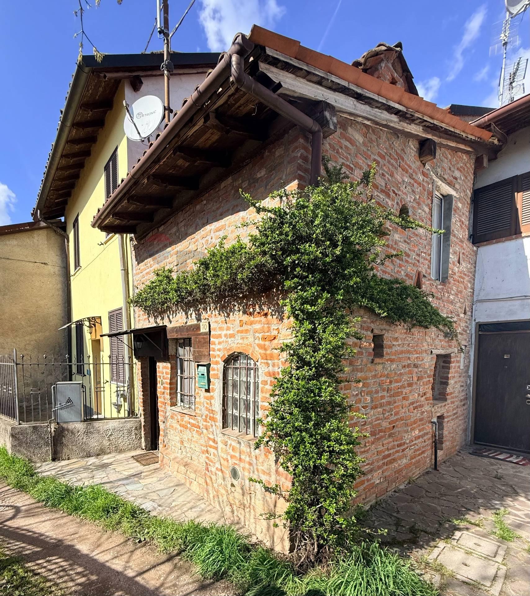 Casa indipendente in Via Marconi, Cura Carpignano