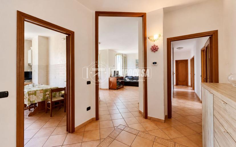 Quadrilocale in Via Virginia Besozzi 5, Monticello Brianza — foto 3 di 5