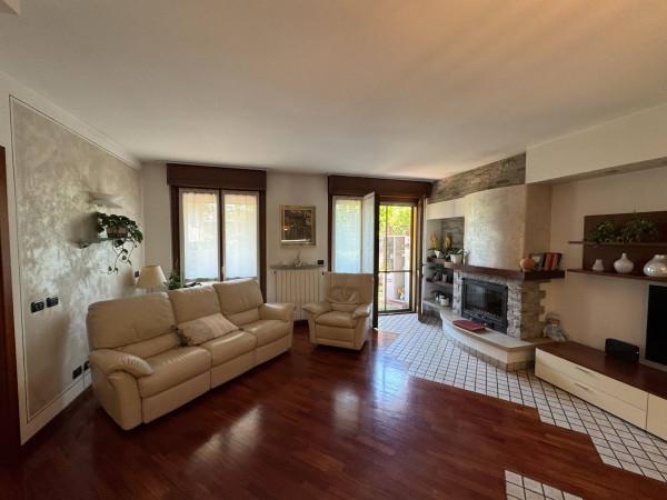 Trilocale in Viale Montecatini, Romano di Lombardia — foto 2 di 5