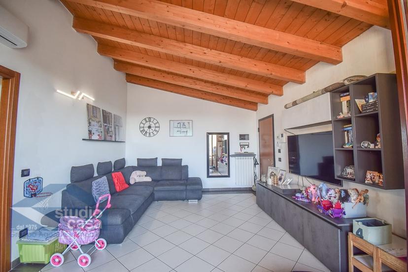 Trilocale in Via Giacomo Matteotti 15, Cornegliano Laudense — foto 3 di 5