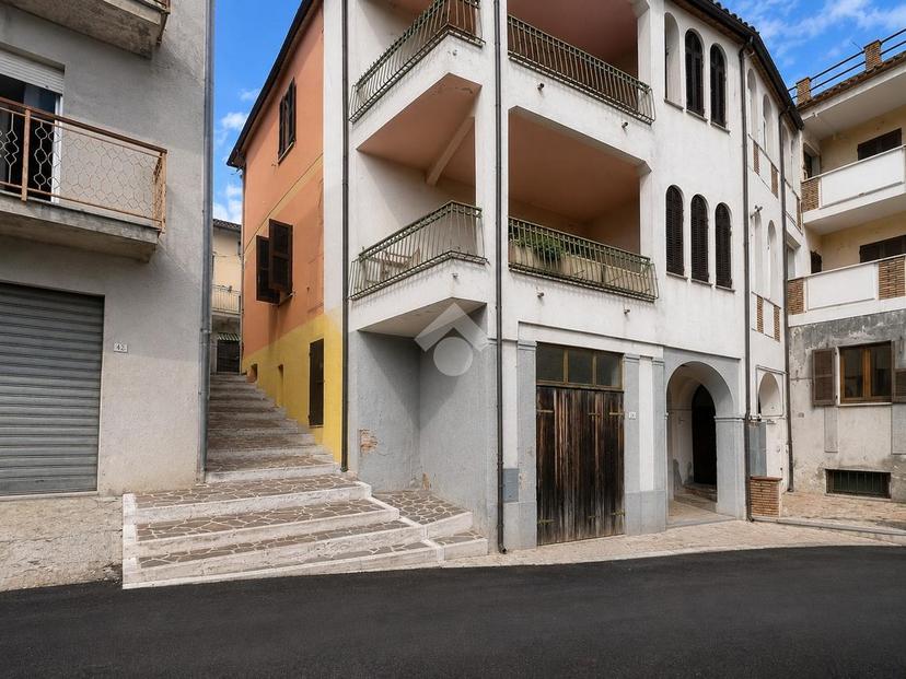 Casa indipendente in Piazza Umberto I 5, Castilenti — foto 4 di 5