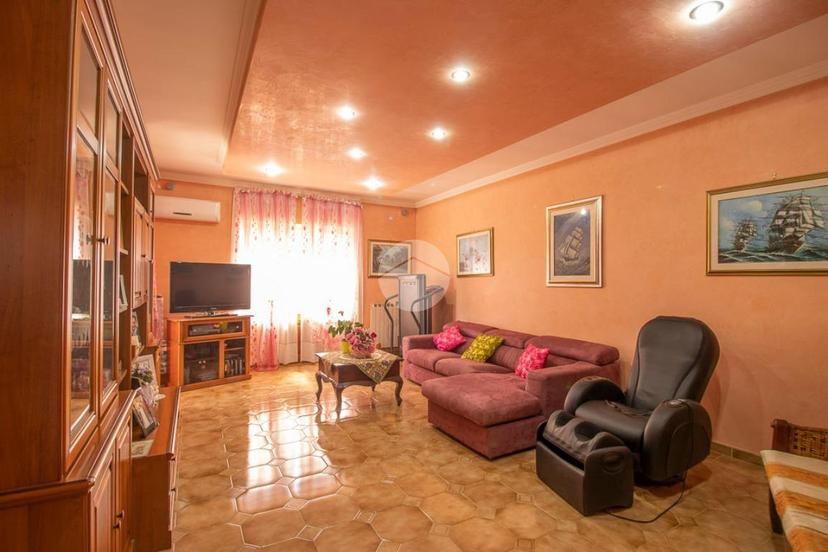 Villa in Contrada Benedetti 74, Tarano — foto 2 di 5