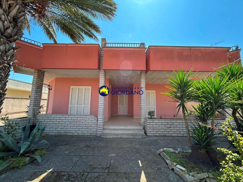 Villa unifamiliare in Via Copernico 111-113, Squinzano — foto 3 di 5