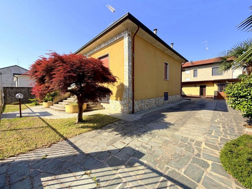 Villa in Via Goito , Arconate — foto 3 di 5