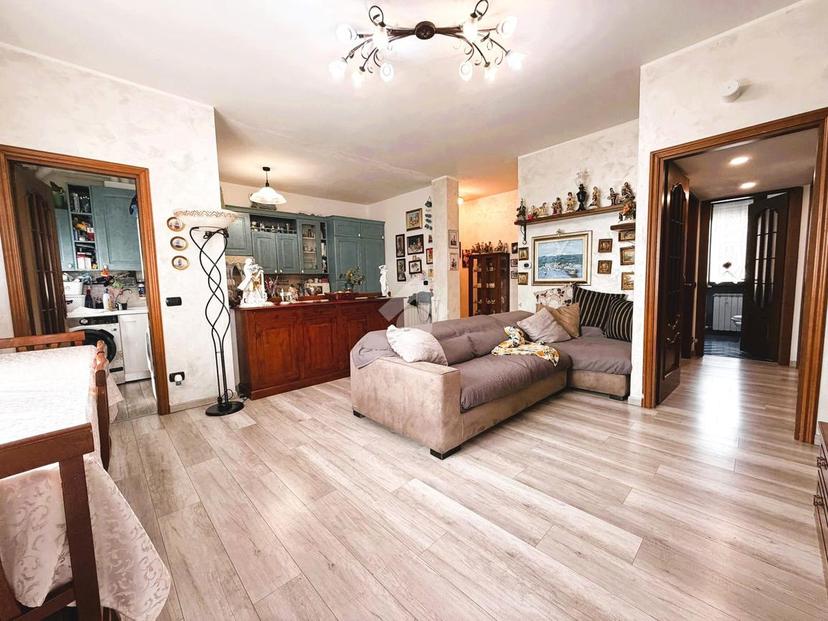 Trilocale in Via Piemonte 11, Bernareggio — foto 2 di 5