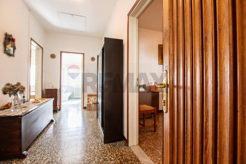 Trilocale in Strada della Villa 48, Tizzano Val Parma — foto 2 di 5