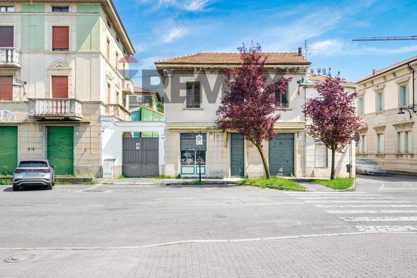 Casa indipendente in Piazza San Michele 2, Busto Arsizio — foto 5 di 5