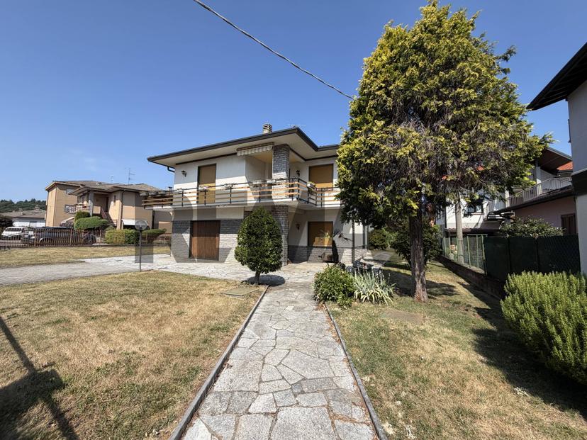 Villa in Via Tofane 5, Induno Olona