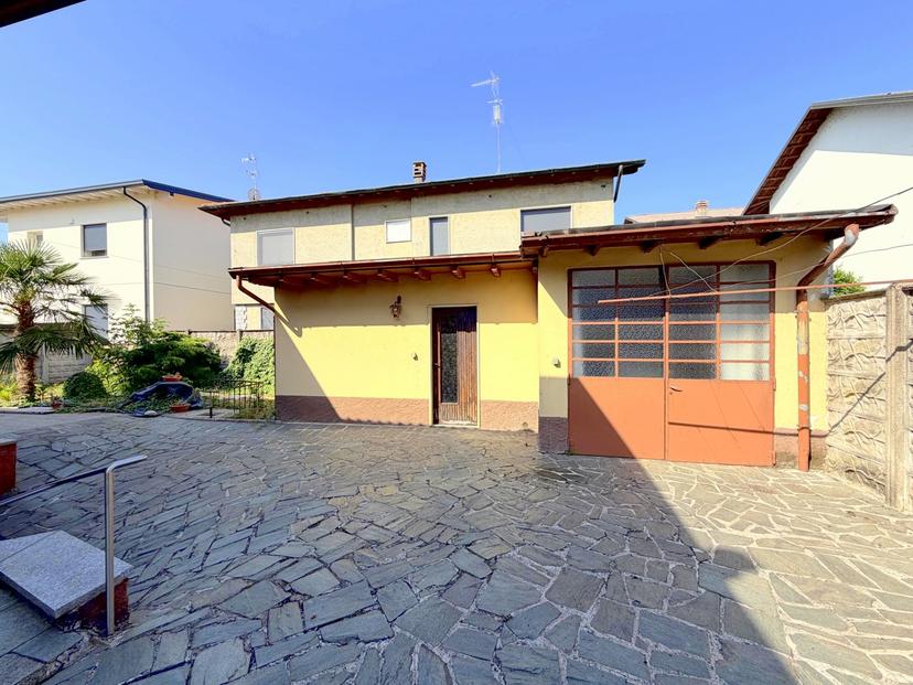 Villa in Via Goito , Arconate — foto 4 di 5