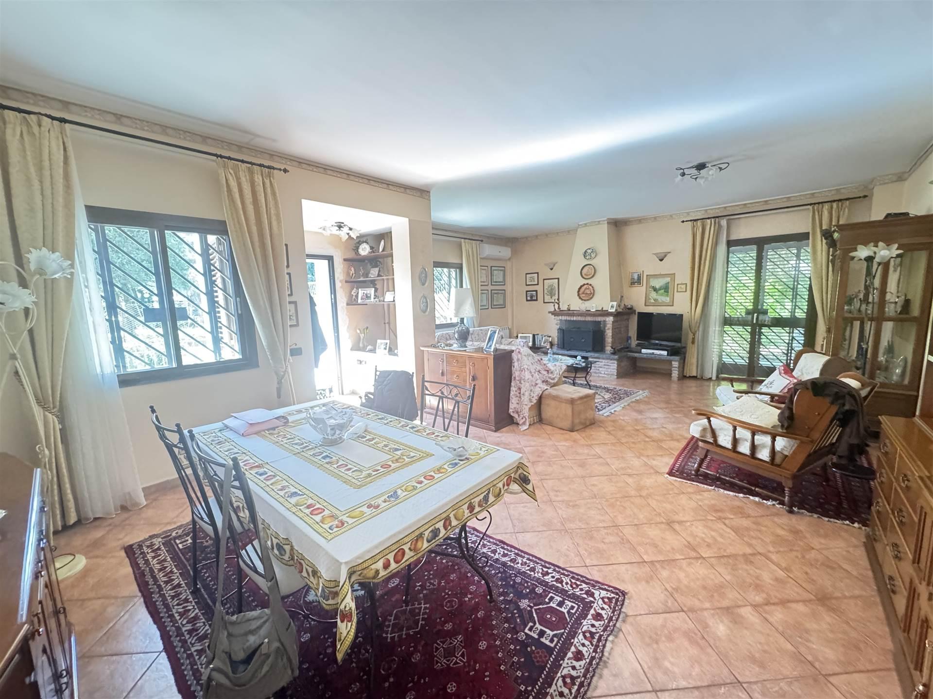 Villa bifamiliare, Trecastagni