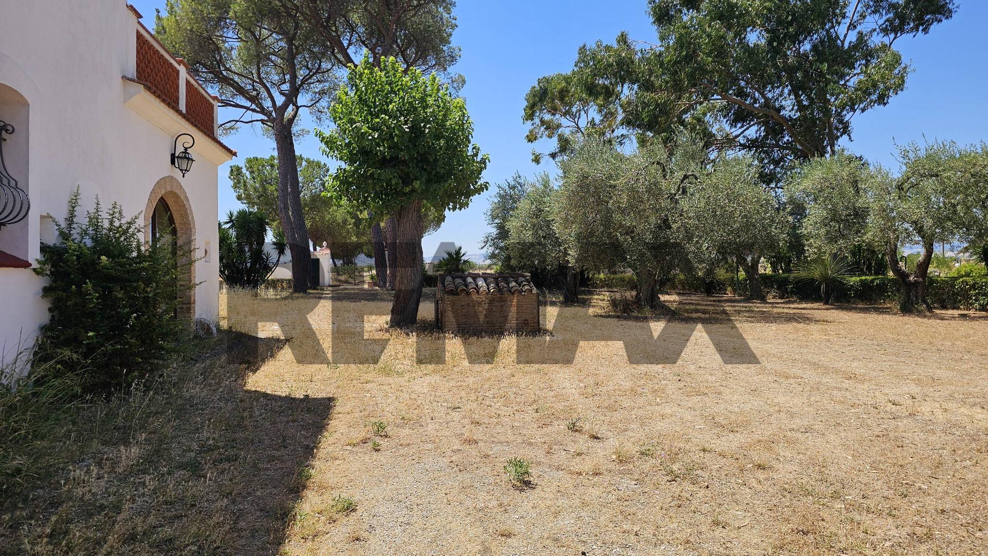 Villa in Contrada Cruste Snc, Lucera