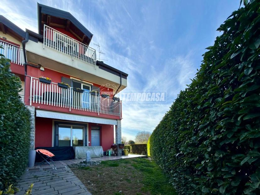 Villa a schiera in Via Unità d'Italia 10, Camparada — foto 4 di 5