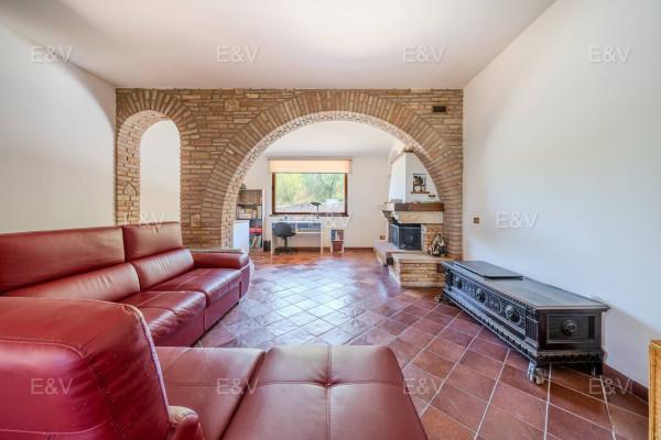 Casale in Via di Castelleone, Deruta — foto 3 di 5