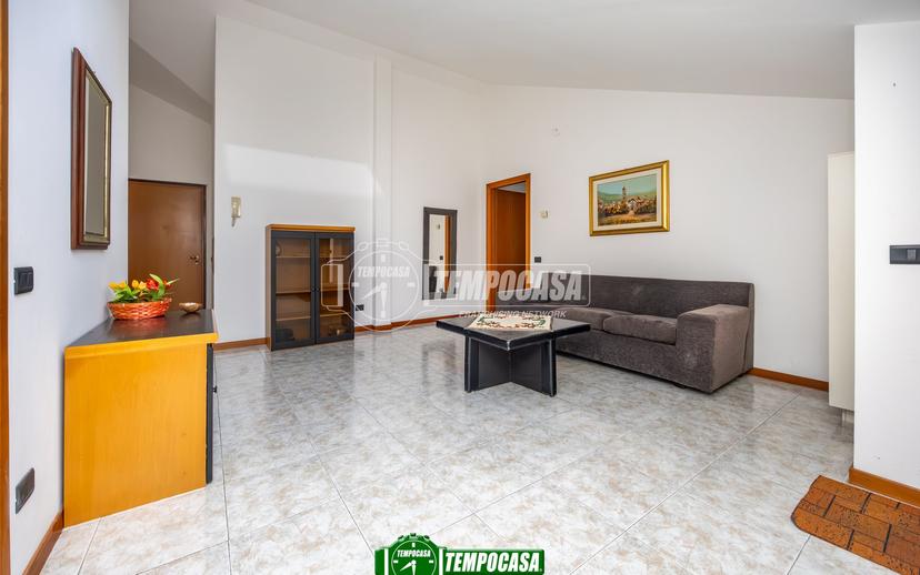 Trilocale in Via Camillo Benso Conte di Cavour 32/d, Grezzago — foto 5 di 5