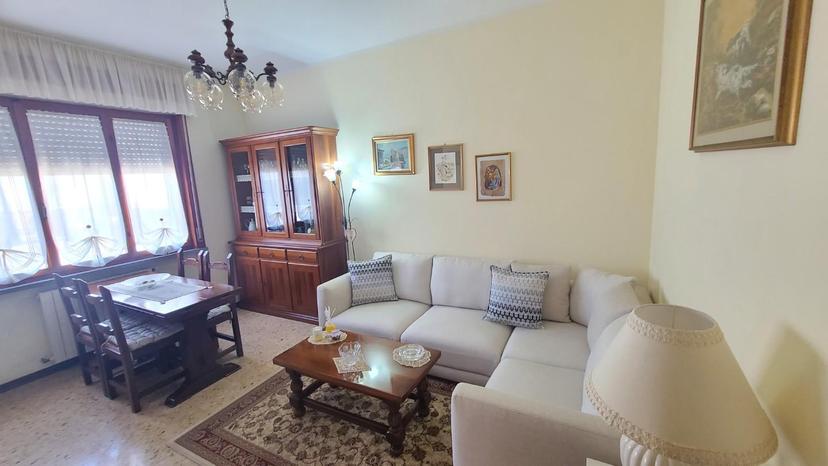 Trilocale, Pietrasanta