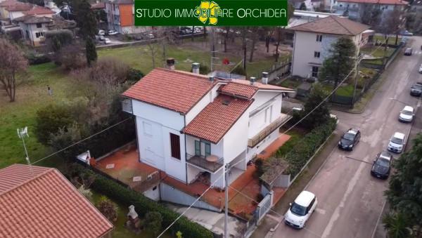 Villa bifamiliare in Via G. Faini, Santarcangelo di Romagna