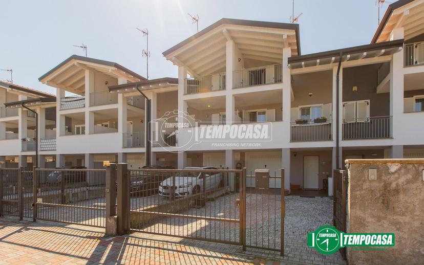 Villa a schiera in Via Strera 123/R, Oleggio — foto 4 di 5