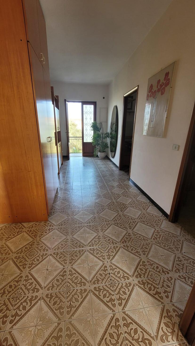 Casa indipendente, Luni