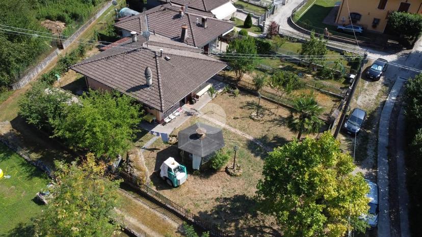 Villa a schiera in Località Fucine 18, Bovegno — foto 2 di 5