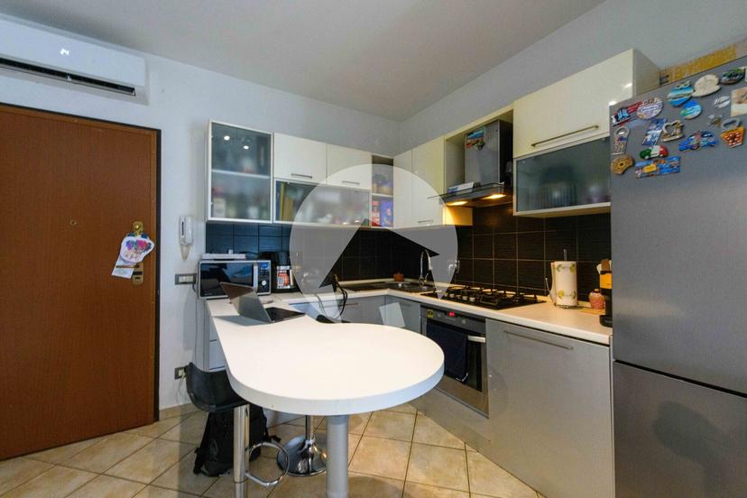 Trilocale in Via Sansovino 21, Reggio nell'Emilia — foto 3 di 5