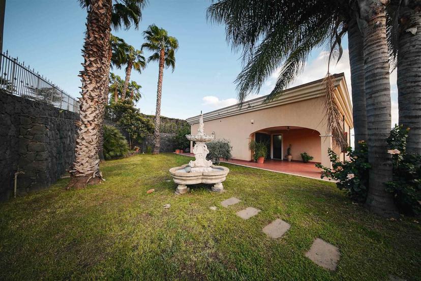 Villa in Via Monti, San Giovanni la Punta — foto 3 di 5