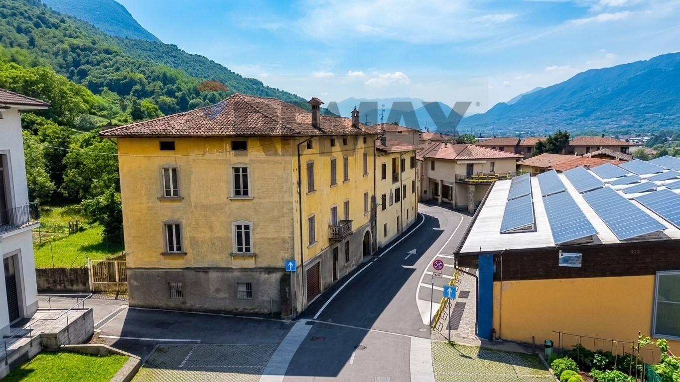 Casa indipendente in Via Don Stefano Gelmi 41, Pian Camuno