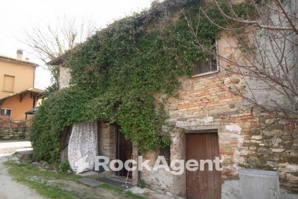 Cascina in Loc.Caciurro 46, Sassocorvaro Auditore — foto 3 di 5