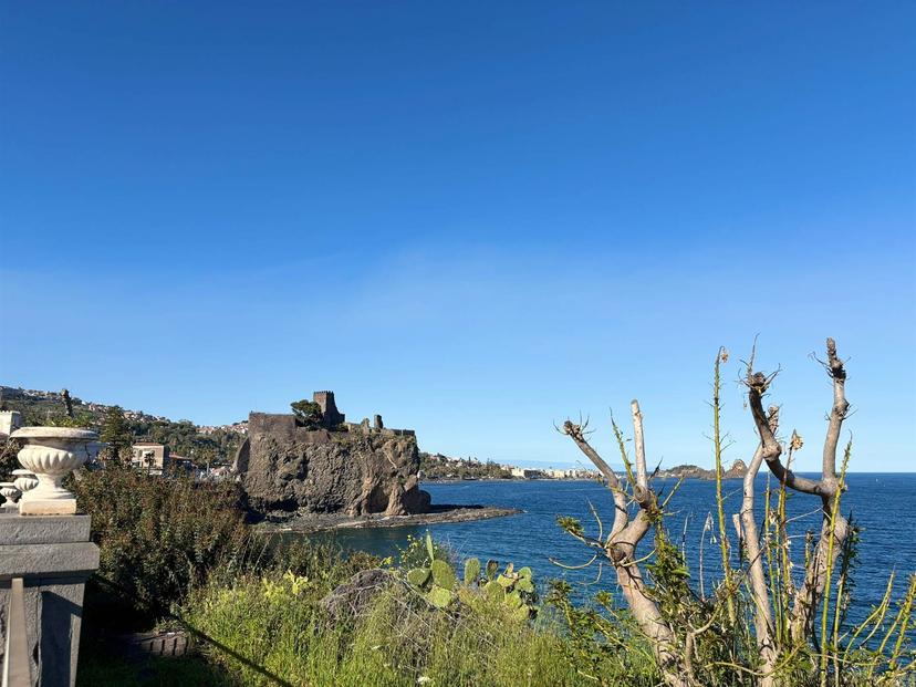Trilocale, Aci Castello — foto 2 di 5