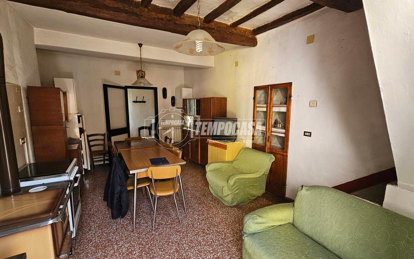Trilocale in Largo Fratelli Villa, Borgo Rivola 3, Riolo Terme — foto 3 di 5