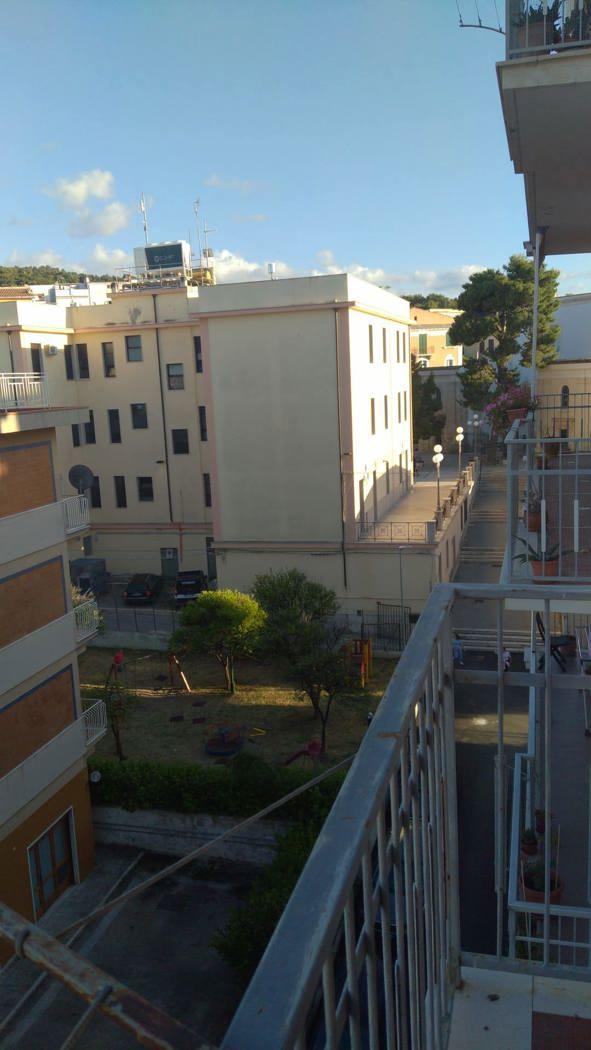 Trilocale in Via Vito Vittorio Lenoci, Rodi Garganico — foto 2 di 3