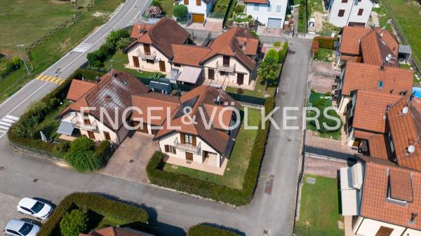 Villa in Via Giuseppe Mazzini 413/2, Travedona-Monate — foto 3 di 5