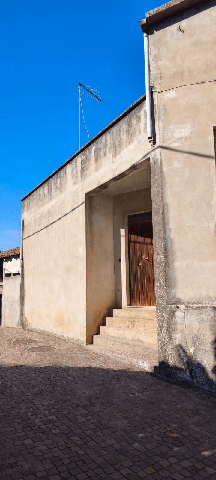 Casa indipendente in Vicolo Sardegna 12, Ulà Tirso