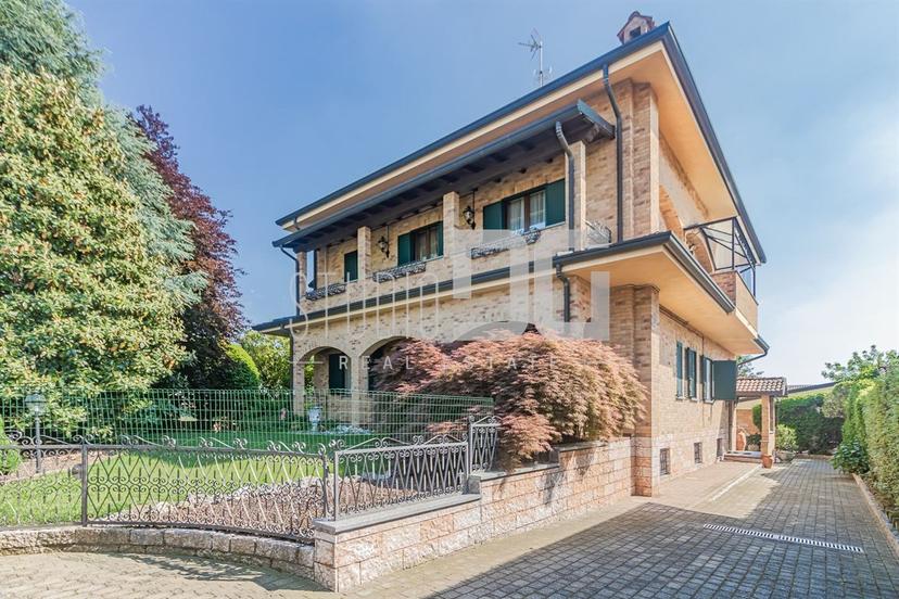 Villa bifamiliare in Vai Zara, Limbiate — foto 5 di 5