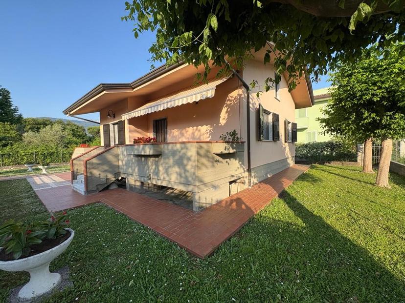 Casa indipendente, Massa — foto 2 di 5
