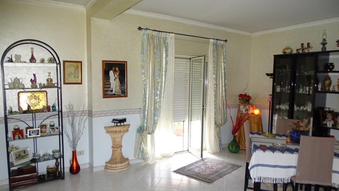 Quadrilocale in Via Antonino Corsaro 8, Camporotondo Etneo