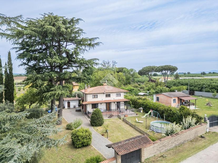 Villa in Viale delle Magnolie 28, Ronciglione — foto 2 di 5